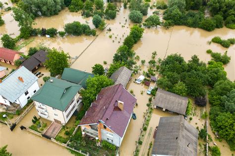 Co zrobić po zalaniu domu Poznaj zasady kontroli domu po powodzi