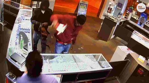 Surveillance Shows Robbers Using Hammer To Steal 100 000 In Jewelry