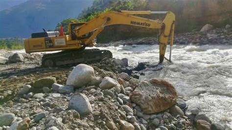 Cusco Ministerio de Vivienda culmina limpieza de un tramo del río