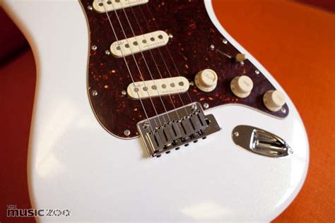 Fender American Ultra Stratocaster Review! | The Music Zoo