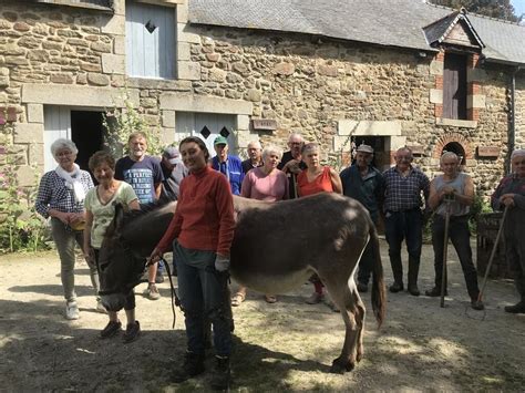 À la Ferme dantan de Plédéliac les bénévoles sont sur le pont