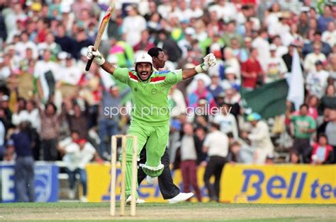 Javed Miandad Pakistan celebrates Semi Final win World Cup 1992 Images ...