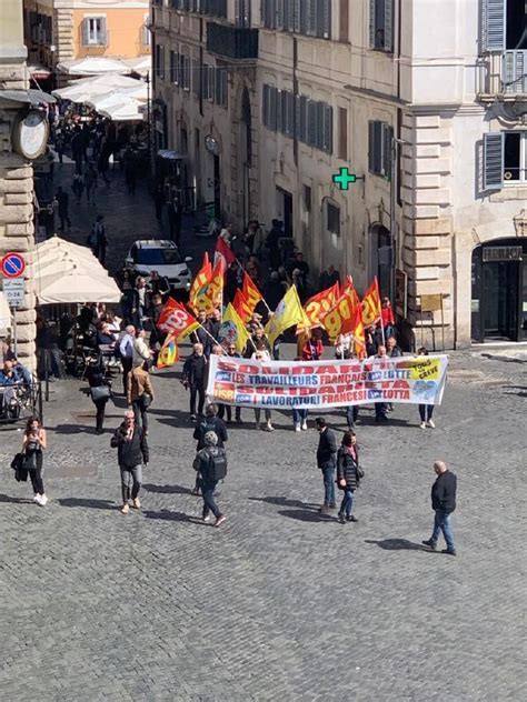 Alban Azais On Twitter A Rome Devant L Ambassade De France