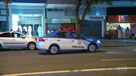 Tiroteio assusta moradores do Leblon no sábado 7 Bom Dia Rio G1