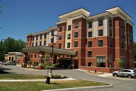 Holiday Inn Express And Suites Cleveland West Westlake An Ihg Hotel