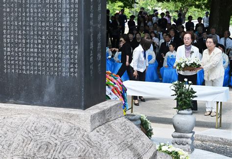 韓国人犠牲者の慰霊祭 300人参列 広島・平和記念公園 毎日新聞