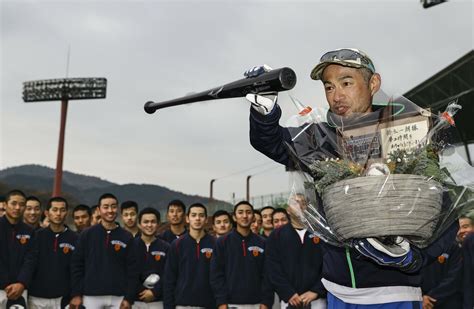 イチローに質問「打てない時の練習法ってありますか？」あの特別指導は高松商をどう変えた？ “怪物スラッガー”浅野翔吾「恩返ししたい」（3／3