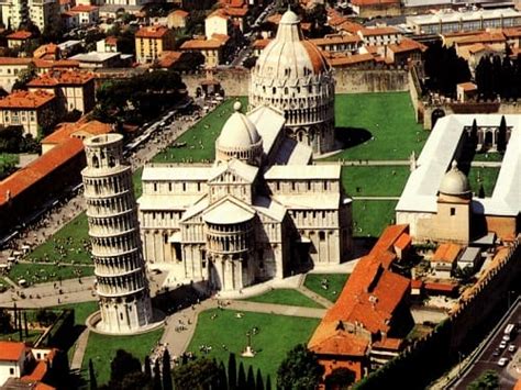 La Plaza De Los Milagros Visita En Pisa Sobre Italia