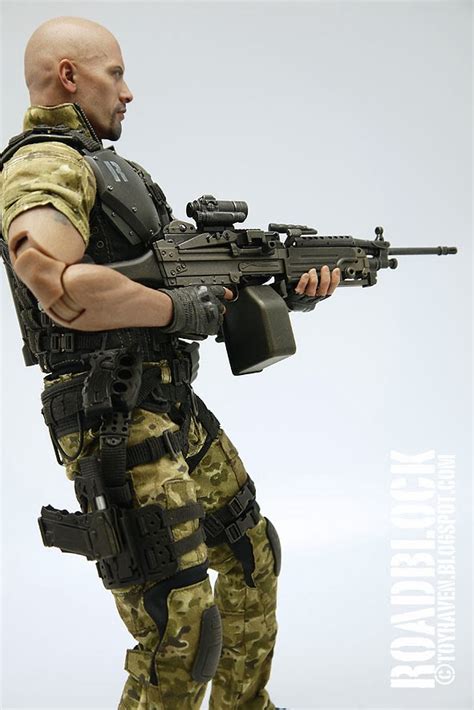 Toyhaven Review Iii Hot Toys G I Joe Retaliation Inch Dwayne Johnson As Roadblock