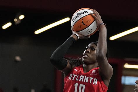 Dream 2nd Year Standout Rhyne Howard Aims To Be Wnbas Next