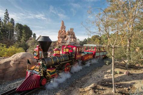 The Disneyland Railroad At Disneyland Park Mickey News