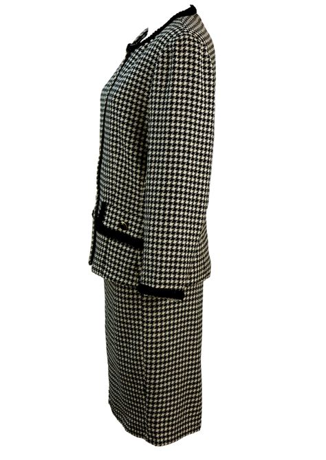 Jacket And Skirt Two Piece Suit With Black And White Dogtooth Check Ml