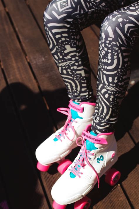 Leggings And Roller Skates Sold Patinar