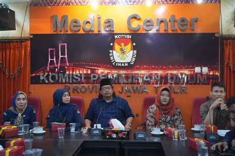 KPU Jatim Gelar FGD Dan Praktek Kerja Bersama Peserta Disabilitas Dari