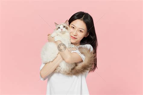 美女主人与猫咪的亲密合影高清图片下载 正版图片501773210 摄图网