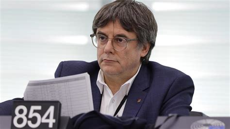 Puigdemont carga contra el Rey por defender la Constitución La