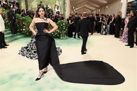 Rosalías 2024 Met Gala Dress Took 1 800 Hours To Make Vogue