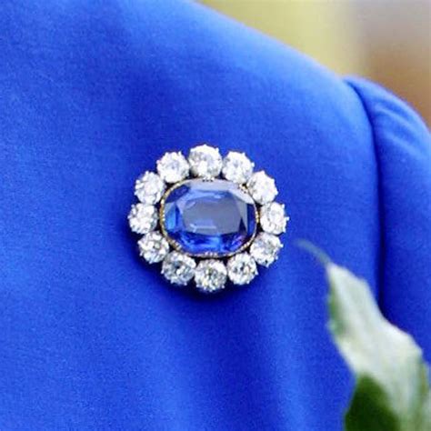 Queen Elizabeths Brooches Are Full Of Meaning