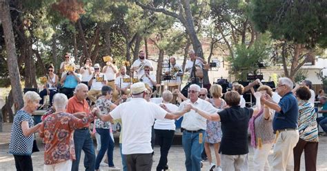 Més de 400 persones participen en el 35è Aplec de la sardana Vila de