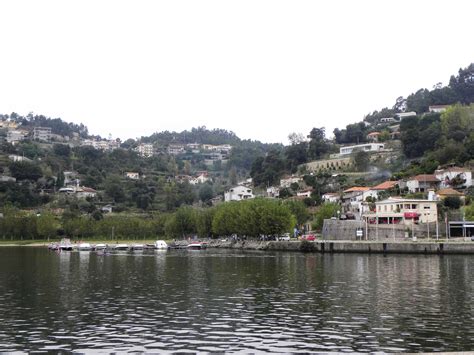 Vende Se Moradia Junto Ao Rio Douro Terreno Marco De Canaveses