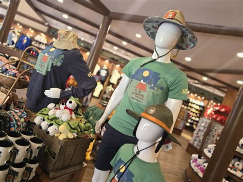 GUIDE: Gear up on PEANUTS merch and more in Snoopy’s Camp Store at Knott’s Camp Snoopy ...