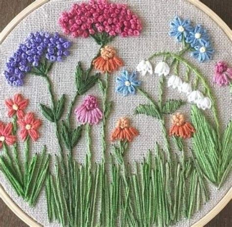 Pin De Maria Figueiredo Em Bordados Em Flores Bordadas M O