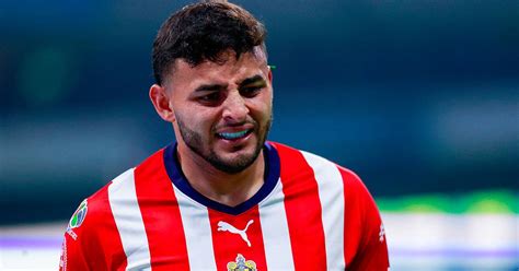 Chivas no podrá RESCINDIR contratos de Alexis Vega y Chicote Calderón