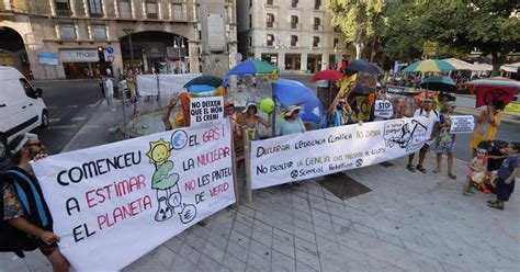 Palma Mallorca: End of the tourism season - time to protest