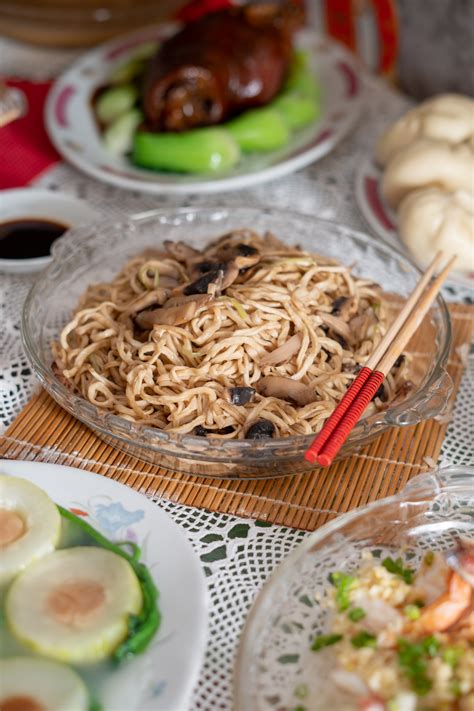 Quick And Easy Longevity Noodles Yi Mein Recipe