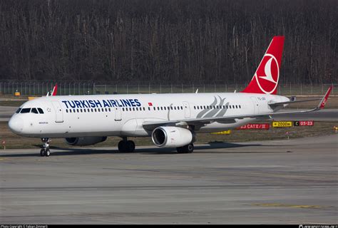 TC JSY Turkish Airlines Airbus A321 231 WL Photo By Fabian Zimmerli