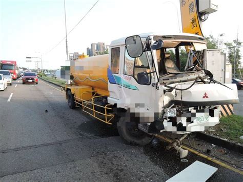 大貨車煞車失靈連撞4車 測速照相設備也撞壞 社會 自由時報電子報