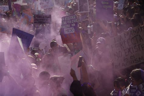 VIDEOS Protestas en el Día Internacional de la Mujer en CDMX