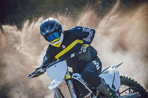 Husqvarna Motorcycles A Lansat Colectia De Echipamente 2022 Husqvarna