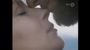 ZVIRATA VE MESTE NUDE SCENES AZNude