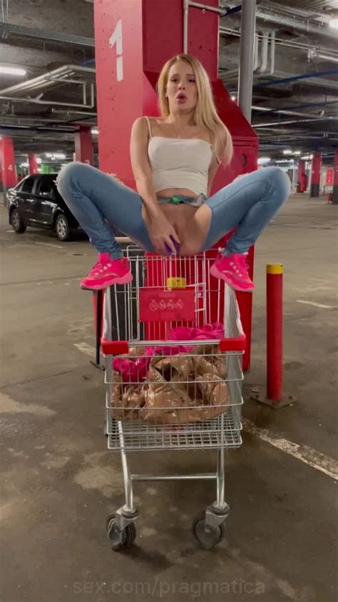 Pragmatica Shopping Day 😜 Public Masterbate Dildo Pussy