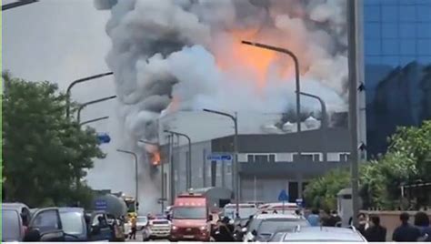 Corea Del Sud Incendio In Fabbrica Di Batterie Al Litio Morti