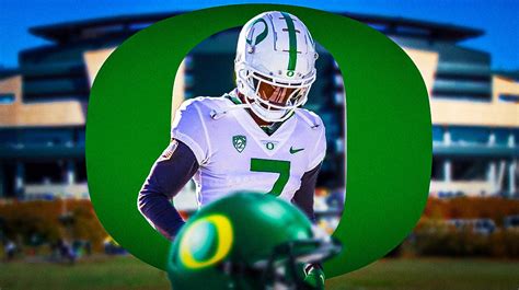 Oregon football's Evan Stewart drops eye-opening response after Texas A ...