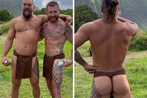 Jason Momoa posa bumbum à mostra e leva seguidores ao delírio Dei