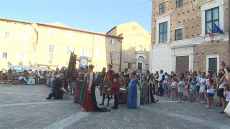 In Ventimila Ad Urbino Per La Festa Del Duca