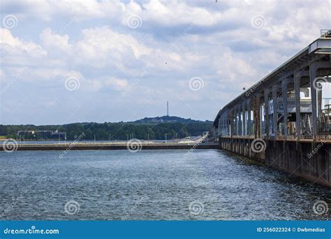 Pickwick Landing Dam stock photo. Image of hydroelectric - 256022324