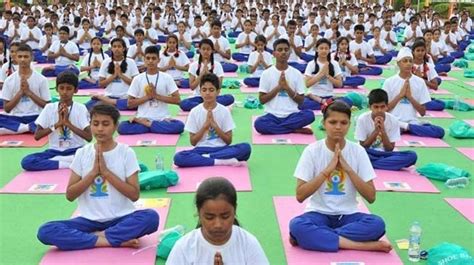 Yoga To Be Taught In Schools In Tamil Nadu Cm Palaniswami India News Hindustan Times