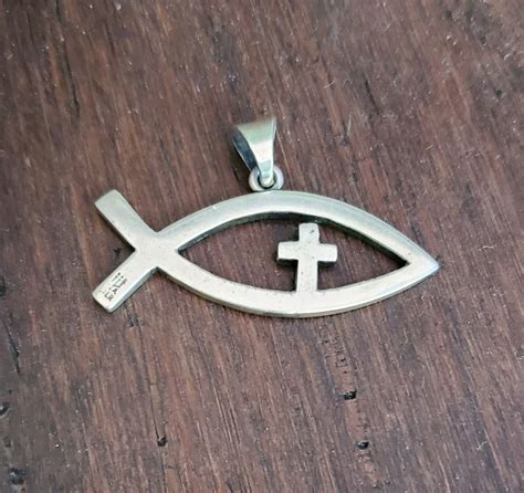 Retired James Avery Fish Cross Pendant Sterling Sil Gem