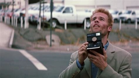 The Polaroid of Leonard Shelby (Guy Pearce) in Memento | Spotern