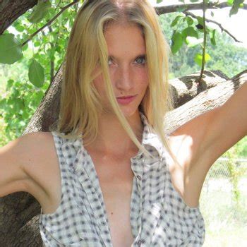 Rachelle Marie Babe Page Watch This Adult Model On FreeOnes