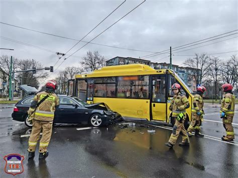 Zderzenie Osob Wki Z Busem Komunikacji Miejskiej Tychy Pl