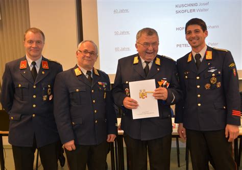 Feuerwehr Auszeichnung F R Pfr Josef Damej