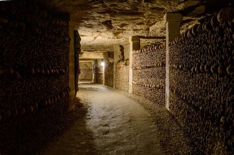 Catacomben Van Parijs Bezoeken Hoe Lange Wachtrijen Vermijden