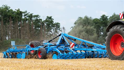 Lemken Karat 10 un déchaumeur à dents plus efficace