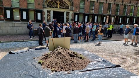 Boeren Protesteren Bij Provinciehuis Tegen Stikstofbeleid Video