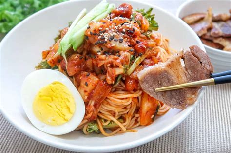 Spicy Cold Kimchi Noodles And Samgyeopsal Strips Mama Woons Kitchen